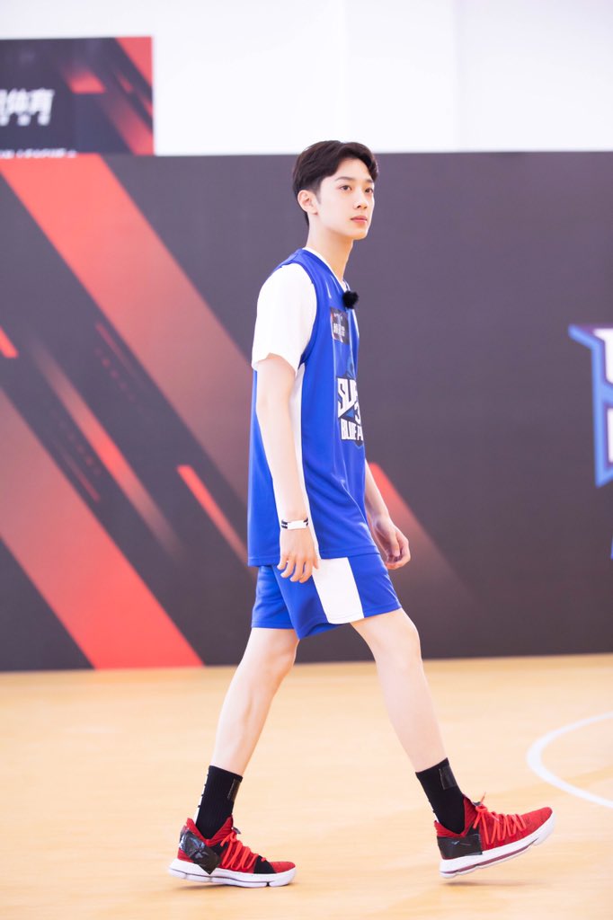Luckylai0923's tweet photo. #큐브_미성년자_사문서위조 我们陪你啊冠霖！！！ https://t.co/9uWE8817Wl