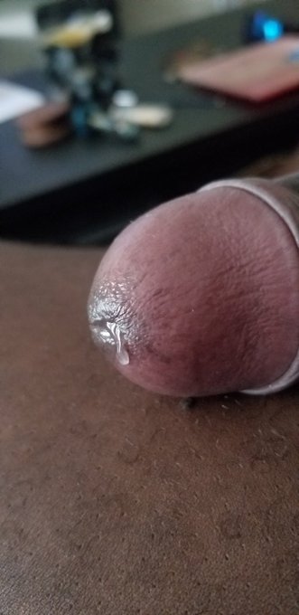 Ladies would you lick it off or wipe it off? https://t.co/ozNjZ8xfkT