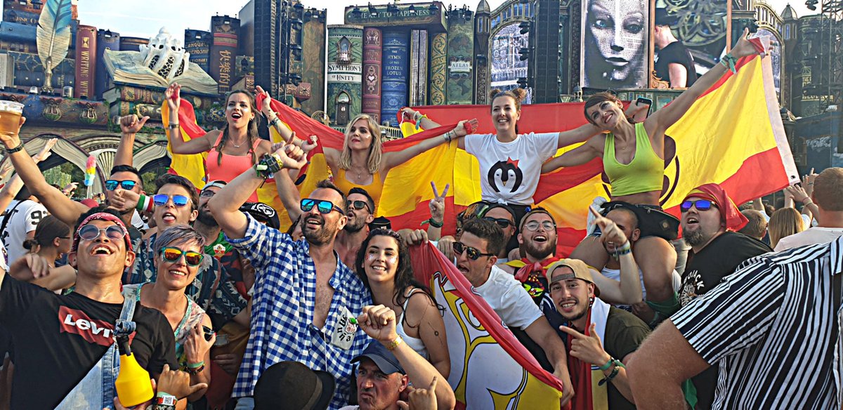 OfficialCHR's tweet image. Este finde he cumplido un sueño.
World isn't such a bad place after all. #UniteForever #Tomorrowland