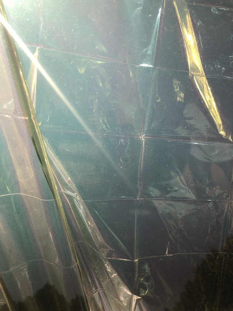 sim_leo's tweet image. Coupez la clim et achetez des couvertures de survie ! En exposant la face dorée à l’ext (oui il faut qu’elles soient à l’extérieur pas à l’intérieur) de vos fenêtres et Velux vous gagnez 10 degrés facile 🤷🏼‍♂️. #MardiConseil #GretaThunberg #GretaThumberg #canicule2019