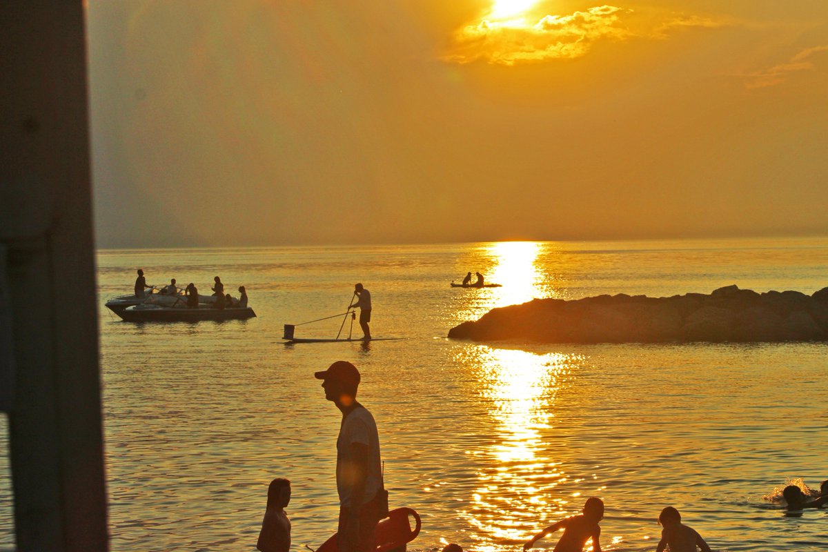 ErieReader's tweet image. So many ways to discover @PresqueIsleSP this weekend!  🌞🌊🌳 #EriePA #PresqueIsle 

eriereader.com/article/so-man…