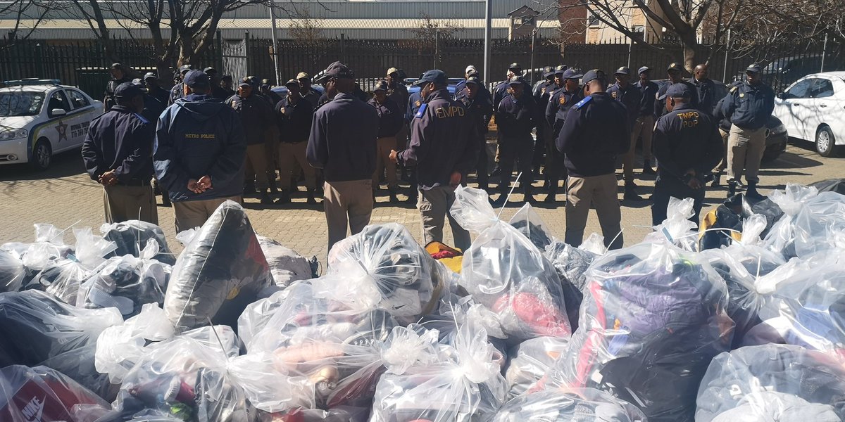 TMPDSafety's tweet image. facebook.com/75132359831841…
Counterfeit goods with an estimated value of R5 million confiscated today during a joint operation in Marabastad with other law enforcement agencies and brand owners. #TMPDSafety