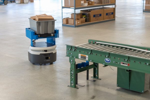 darrenculbreath's tweet image. #FetchRobotics raises $46 million to expand warehouse automation internationally – #TechCrunch #$46million smpt.co/mgOTH @techcrunch