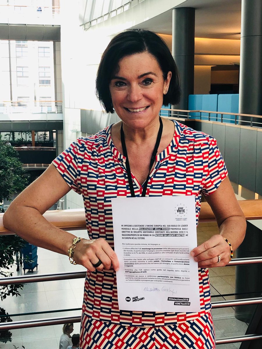 Anche @gualminielisa ha firmato la nostra dichiarazione di intenti ONE Vote 2019, impegnandosi così a combattere al nostro fianco per porre fine alla povertà estrema entro il 2030 👉🏼 ow.ly/np0530ojWm3 #ONEYouth19 #EUelections2019