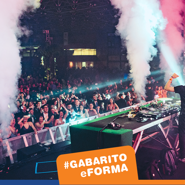 gabaritoeforma's tweet photo. Essa energia que só a Gabarito e Forma faz! 

#GabaritoEForma #Formatura #Kalango #Eventos #FestadeGala #ColacaodeGrau #ReinventandoFormaturas #RJ #Festa https://t.co/EmvDFMnKgo