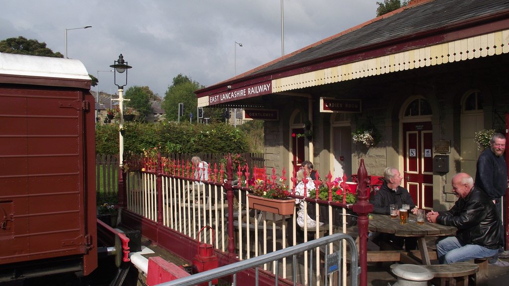 Situated in the heart of Rawtenstall at the terminus of the 12 mile East Lancashire Railway line, is a CAMRA award-winning pub, <a href="/BufferStopsBar/">Buffer Stops</a> 
Check out Rossendale's Food &amp; Drink Guide here👇
valleyatwork.co.uk/rossendale-foo…