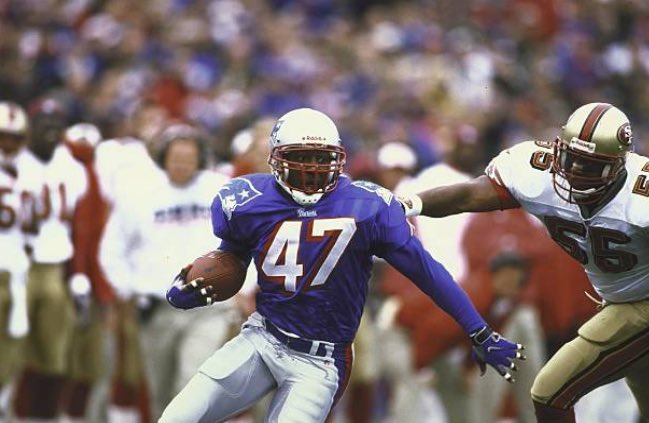 We've got Robert Edwards days left until the  #Patriots opener!A 1st round pick in 1998, Edwards put up big numbers as a rookie with 1115 yards & 9 TDsHowever, a severe knee injury at the Pro Bowl almost ended his career. He wouldn't play again until 2002, his final NFL season