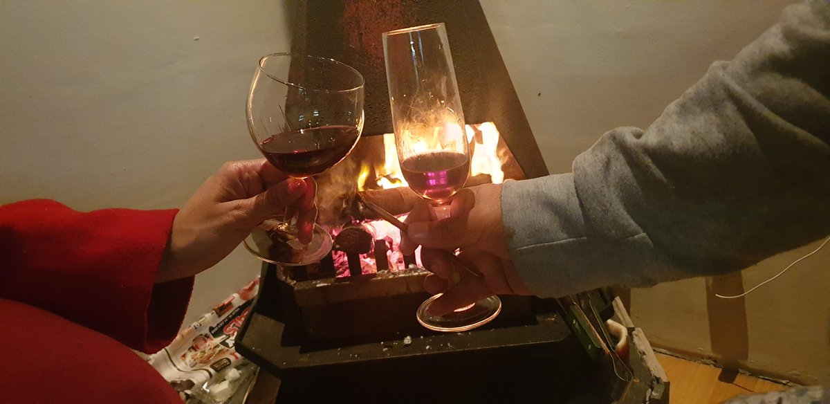 Llew_Johnson's tweet photo. When you are invited over and you hog the fireplace just to keep warm in the freezing #CapeTown #Winter. #Fireplace #Fire #NiceAndToasty #withGalaxy #Note9Photography #HusbandAndWife #TakenWithMyNote9 https://t.co/ApEAhA91Nv