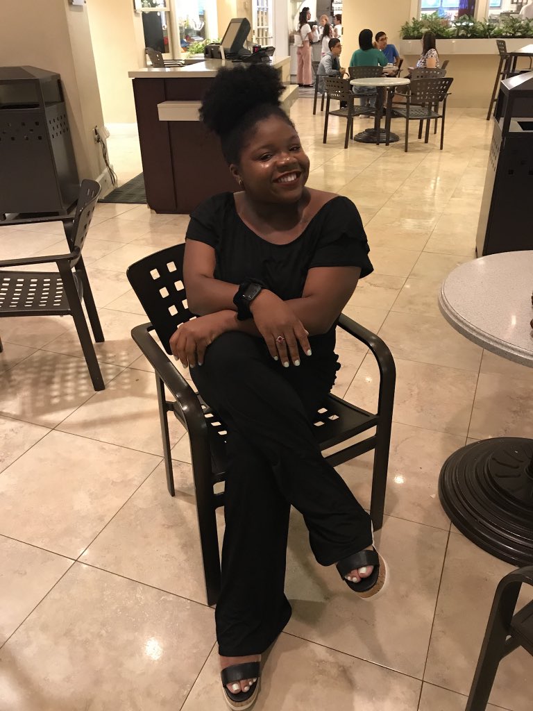 ZionMariee's tweet photo. #WhosWhoOfUL
Zion 🌶
Junior Nursing major
Lafayette, LA
-Student orientation staff ‘19
-DELTA Woman ❤️
99% of the time, I’ll have my airpods in but I’m trying to change that 😂 so talk to me nice https://t.co/k77xscgS69
