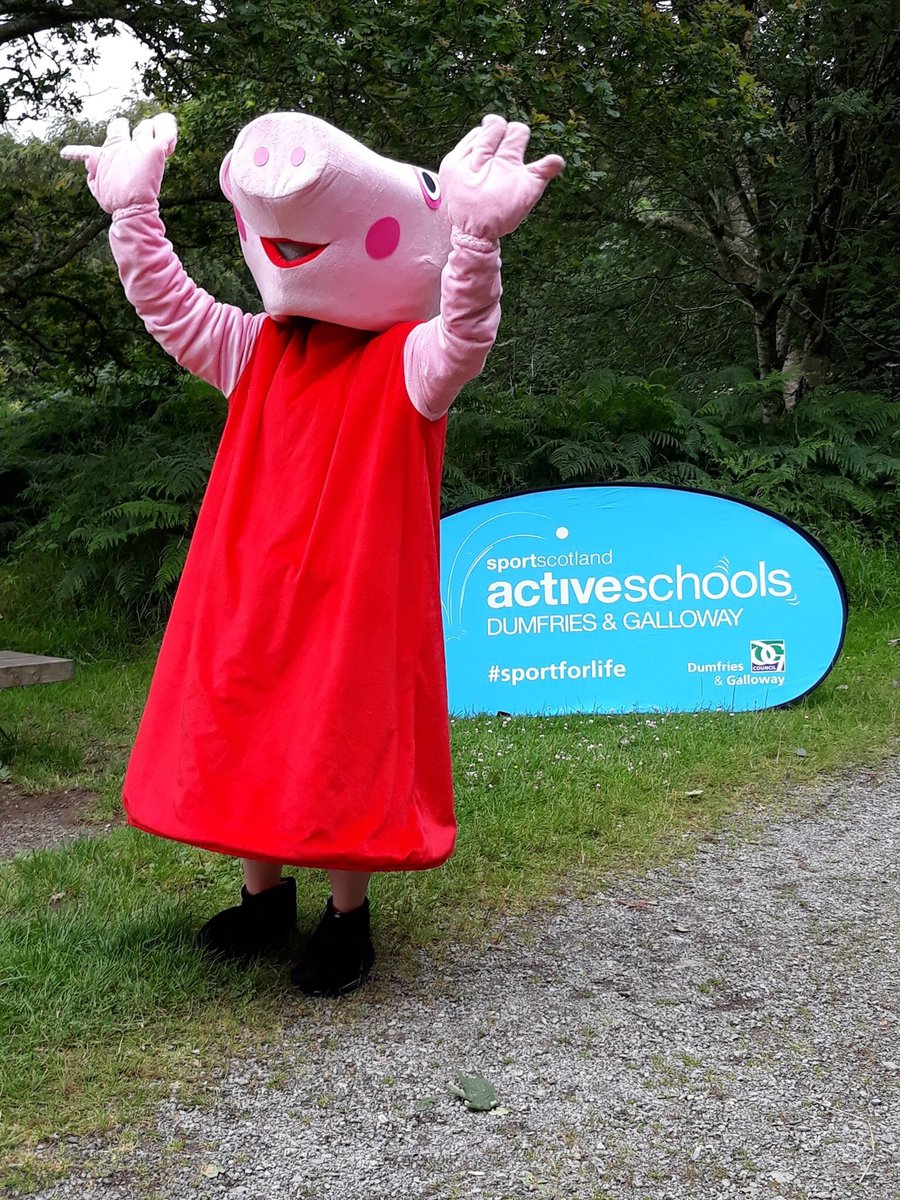 DGCsport's tweet photo. Thank you to everyone who came along to the #PeppaPig walk in Mabie Forest this morning 🐷🚶‍♂️🌲🐽🚶‍♀️🌳 ☀️

#ActiveSchools #ActiveCommunities #holidayprogrammes #familyactivity #mabieforest #sportforlife #walking https://t.co/pFD6i0jnzm