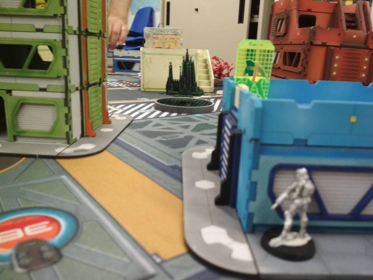 BansheeErrante's tweet photo. El domingo estuvimos jugando a @infinitythegame en #BansheeErrante #Mataró https://t.co/ndkKVXnr8L