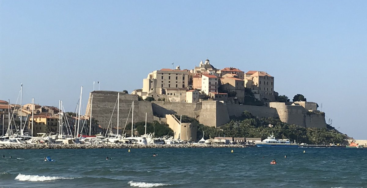 ICOMFRANCE's tweet photo. La police municipale de #Calvi en Corse vient de s’équiper d’une douzaine de portatifs LTE ICOM #IP501H. Le matériel permet de communiquer sur l’ensemble de la ville et a été utilisé sur le festival Calvi on the rock un des plus gros événements de l’année. https://t.co/1Nlb4gagui https://t.co/a9s7qo5tWJ