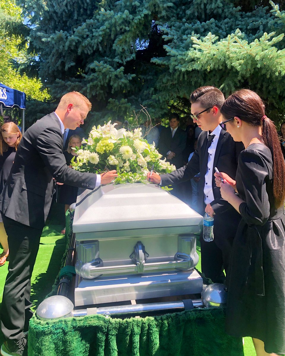 JoshReynolds24's tweet image. My Dad was an even bigger Sixers fan than I am. We said goodbye to him this past weekend & found this sprinkler head directly next to his grave.
Call it cheesy, call it a fluke, call it coincidence, call it whatever you want... I know it was meant to be
#RIPDad #TrustTheProcess