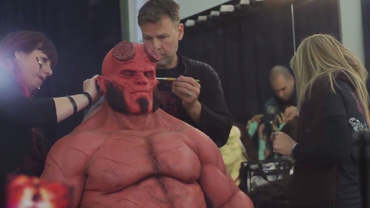 on "How did #Hellboy's David Harbour feel under layers of thick makeup? Check out this exclusive behind-the-scenes clip! https://t.co/P3vrAdjOK1" / Twitter