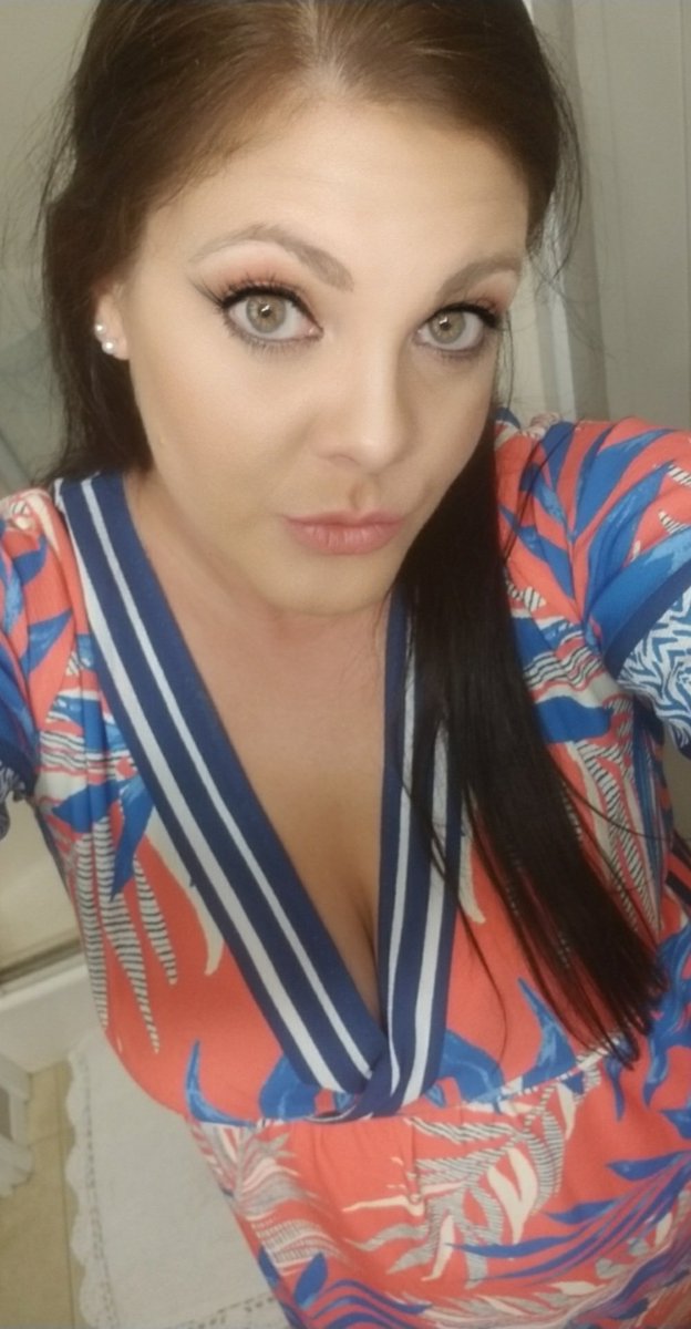 benolastname's tweet photo. #datenight #husbandisamazing #34works #maxidress https://t.co/060u8oUOQC