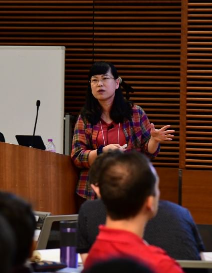 If you enjoyed Dr. Li's lecture today on Quantitative #Proteomics this morning at #MassSpecMadison2019 and want to know more about her group's research.
Here is a little starter kit:

ow.ly/D9M350v9tCA
ow.ly/Tn8K50v9tCz
ow.ly/XZt050v9tCB