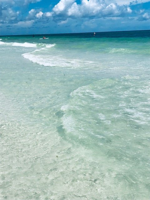JuneGrassReport's tweet photo. Okaloosa Island https://t.co/vYbmqyaWfK https://t.co/fJ0fDSUIiP