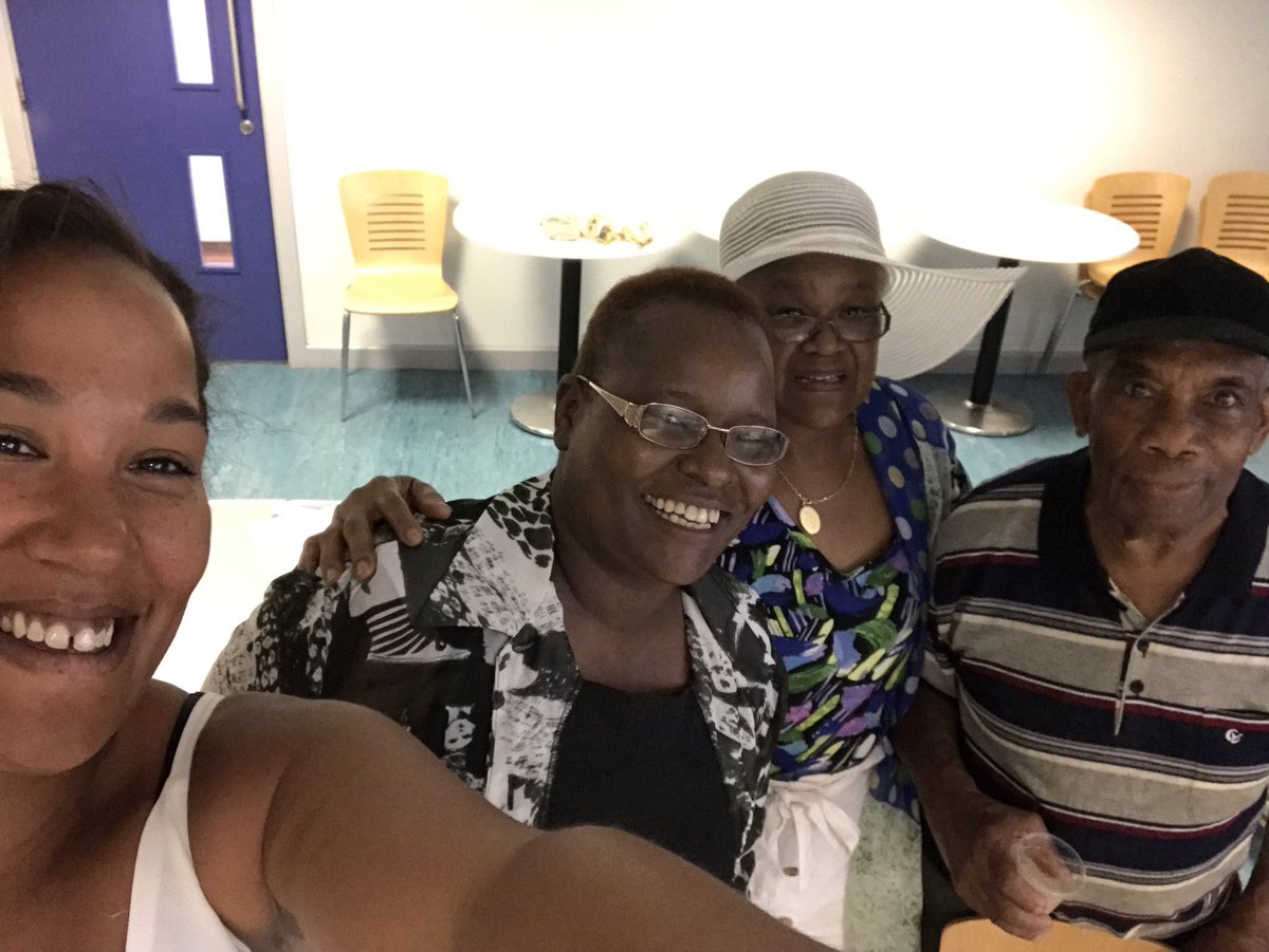 Warm welcomes from a voluntary group providing a space for our valued elderly group to come together and share a hot meal at their Tuesday lunch club with my colleague @CecilyMwaniki1 @bhft #tacklingloneliness #tacklingisolation #CommunityEngagement #theglobe #readingvolunteers