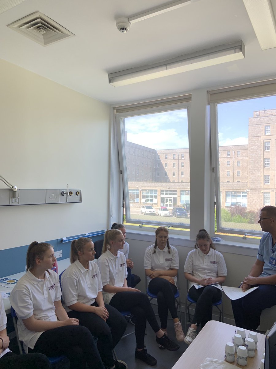 jenhax27's tweet photo. Afternoon workshops: Nutrition. Thank you Gavin Ord 🍴☕️🍎🥛 #WeARePracticeEducation #RGUSummerschool2019 @RGUNandM @NHSGrampian @NHSG_PEFs @lindaewen13 https://t.co/0Ue4LOa2vu