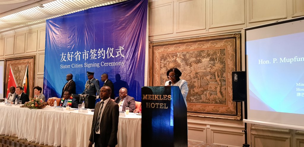 MOTHI_ZIMBABWE's tweet photo. Hon P Mupfumira introduces the Guest of Honor H.E. @edmnangagwa as the champion of opening up of Zimbabwe to the rest of the world, putting #Zimbabwe on the correct growth trajectory towards a middle income economy by 2030.
#ZimChina #TouchRoad #ZimTourismGrowth https://t.co/EFLVc71EgO