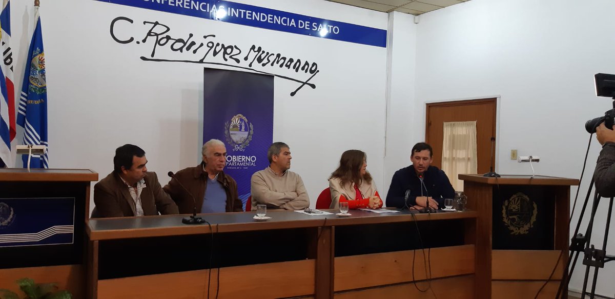 SaltoHorticola's tweet photo. Conferencia de prensa. Presentación Agenda Desarrollo @2030Salto . Jueves y viernes en @id_salto . @SaltoHorticola participando del eje "Producción de Alimentos de Calidad Sostenible". https://t.co/bYTy2o01MA