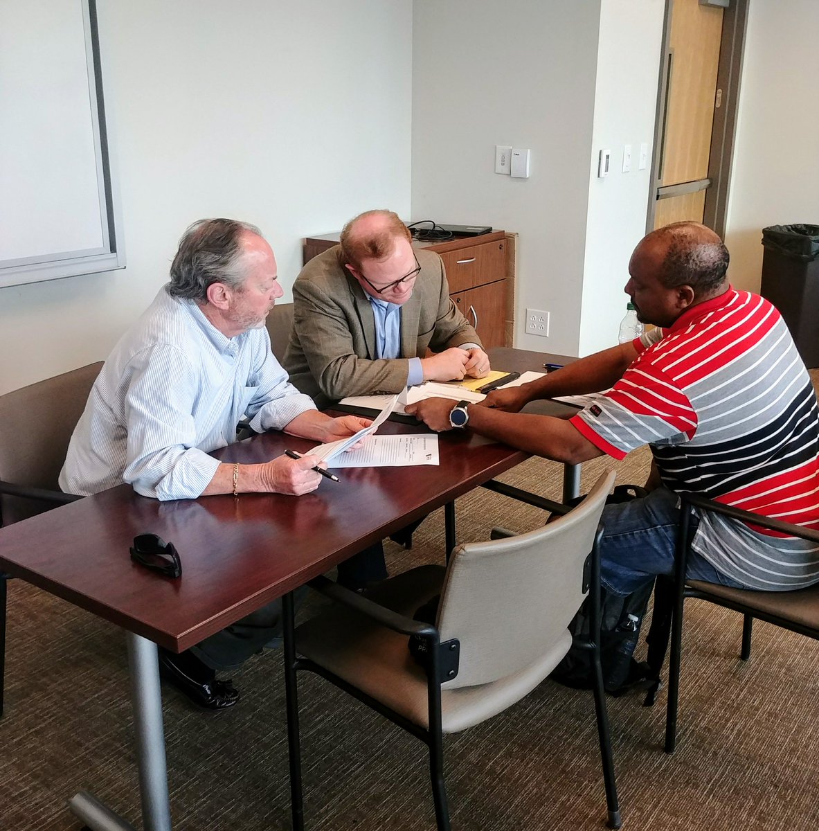 We have some slots open for upcoming help desks this month. If you're interested, please follow the link to our sign up!

#volunteerlawyersbirmingham #nonprofit #buildingcommunity

signupgenius.com/go/4090c4ca4a6…