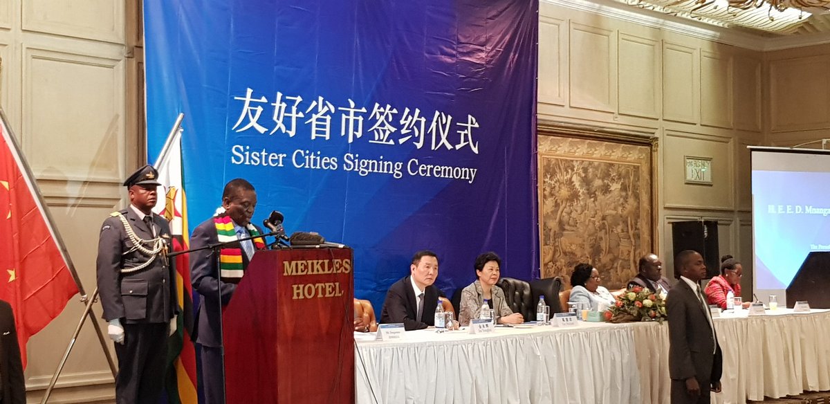 MOTHI_ZIMBABWE's tweet photo. H.E. @edmnangagwa applauds Touch Road International Holdings Group for diligently applying the MOU signed between #Zimbabwe & #China through the Ministry.
#ZimChina #TouchRoad #ZimTourismGrowth https://t.co/mKsop5ld5q