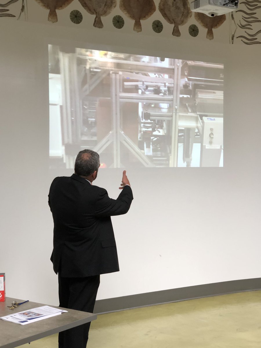 CASherwood's tweet photo. Hearing from Jim Gildea @bigelowtea (largest producer of tea in country located in Fairfield, CT) abt #manufacturing challenges, esp in CT, but also what’s diff abt mfg than wht most ppl think. @nhmamfg @SCSU #MMSTI @SCSUSTEMIL @EducateCT @CTScience https://t.co/lyZx624wrH