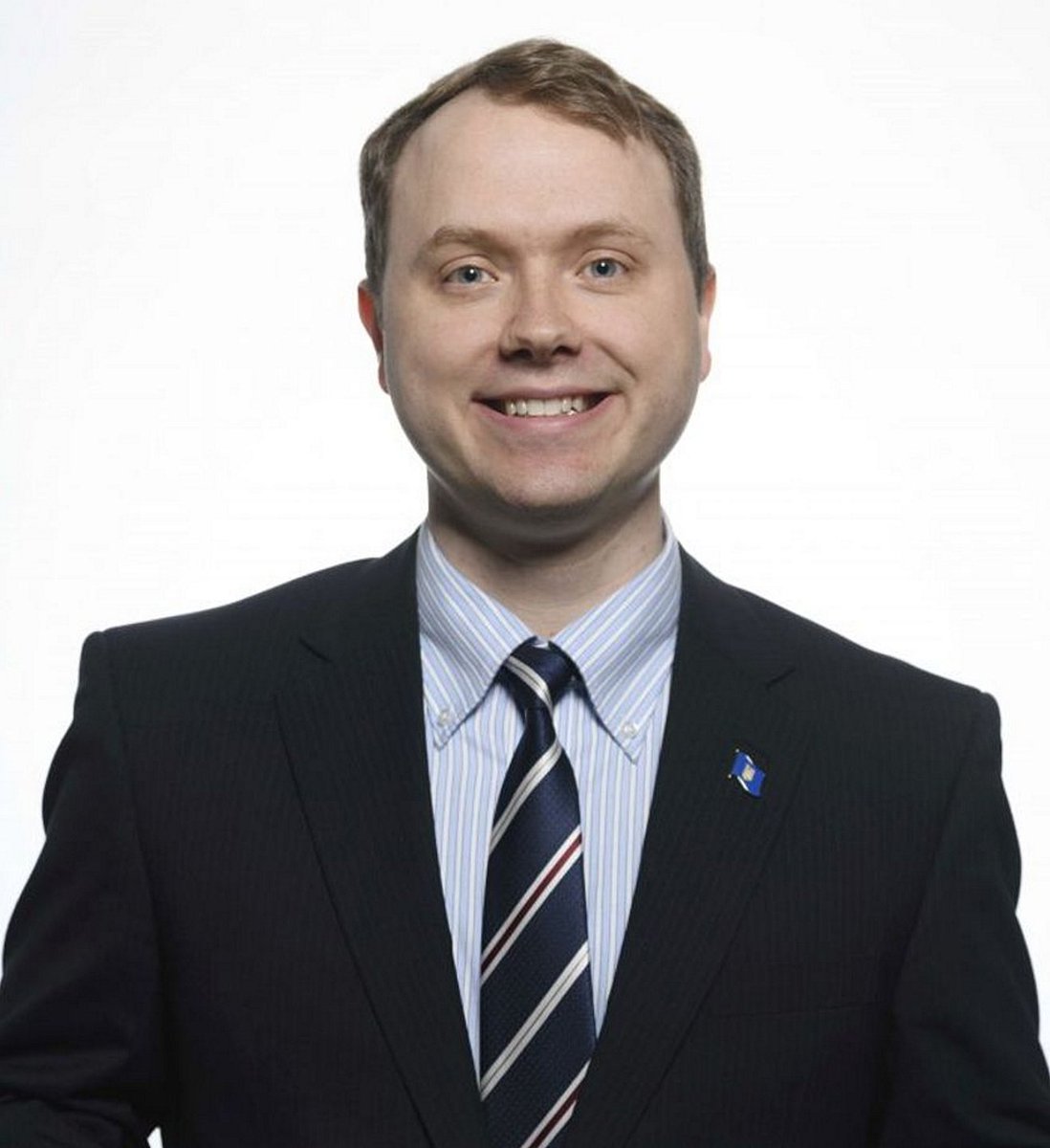 ShPk_News's tweet photo. #Shpk MLA @JordanWalkerAB is one of two of the latest MLAs to be interviewed by the RCMP in regards to the @UCPCaucus 2017 leadership race.
STORY: https://t.co/0l6fji6uo7 #shpk #stratcho #abpoli #ableg https://t.co/J91FWNEJNm