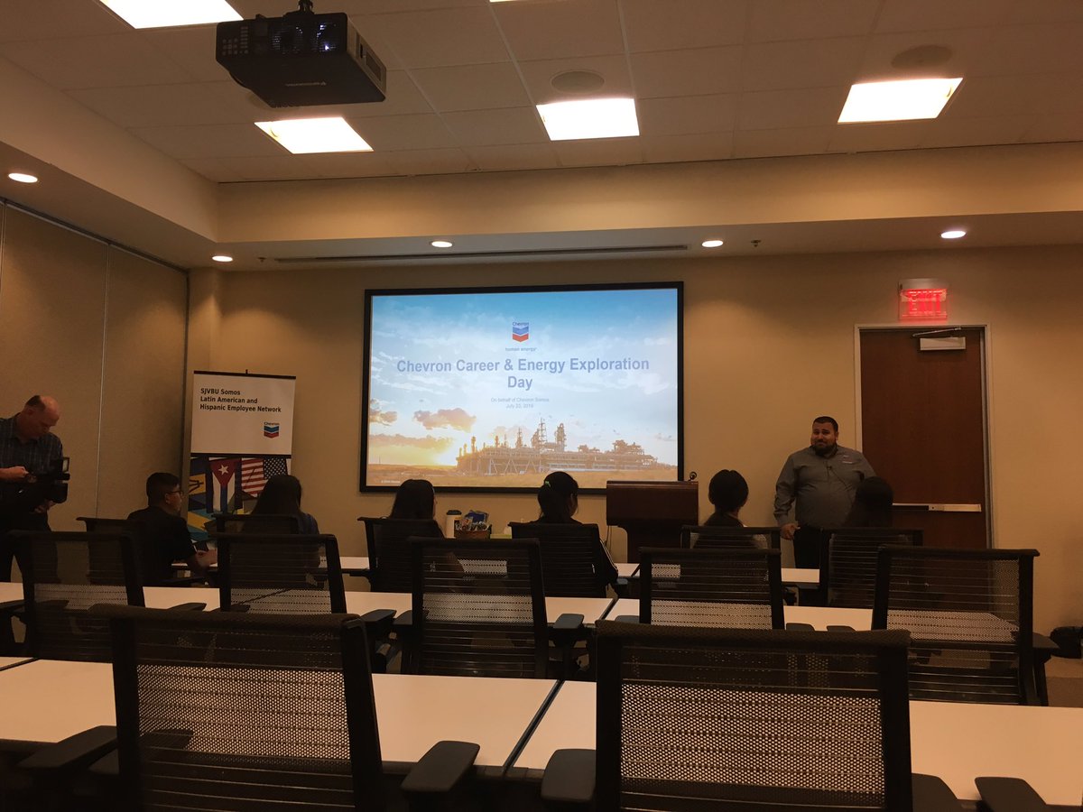 miroyscience's tweet photo. Chevron Somos Career Exploration Day with migrant education students. #KCSOSproud #science4kern @Chevron https://t.co/MDwDOAliyT