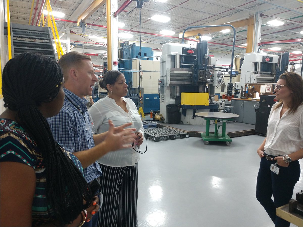 AmySHarker's tweet photo. Connecting Richmond Heights Schools with @ComponentRepair
Love my work with the @ESCNortheastOH ! Building new partways for students in Northeast Ohio! @OHEducationSupt #thinkmfg https://t.co/VZ19W6koQl