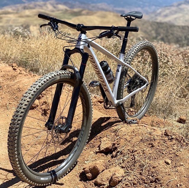 mbaction's tweet photo. Raise your hand if you like hardtails 🙋🏼♀️🙋🏻♂️
#mountainbikeactionmagazine #goride #mbaction #mbamag #mountainbike #action #magazine #mtb #bike #cycling
#enduro #downhill #trail #crosscountry #fuse #specializedfuse https://t.co/ljyUSLadLG