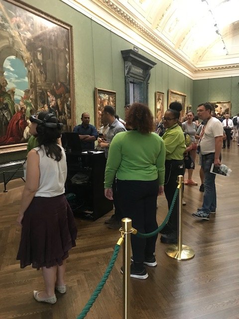 StoryFutures_RH's tweet photo. Our #NGStoryLab prototype created with @focalpointvr is live in the @NationalGallery and already a hit with the crowds! Great to see #creativeclusters R&D @ahrcpress in action. Creative SME in the gateway cluster? Get involved in the next StoryLab - https://t.co/TXQaDXjnJF https://t.co/j38TlF0xN5