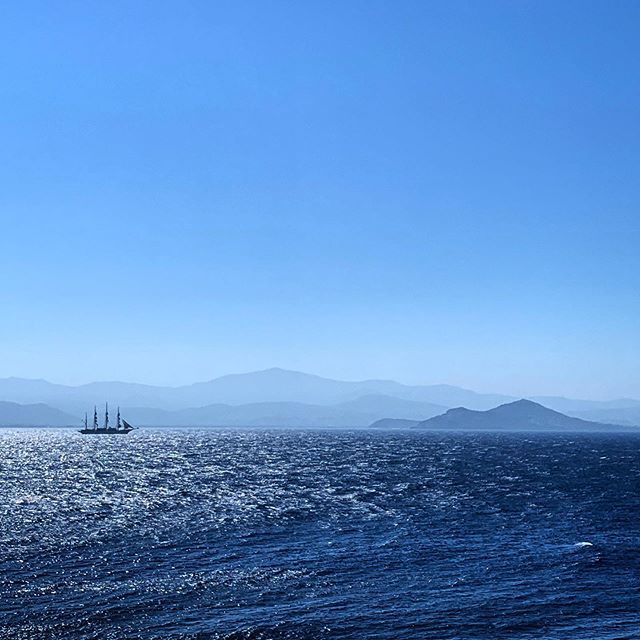 LevineRx's tweet photo. Some say piracy is still alive and well in the Southern Cyclades #SCIP2019 ... at least according to @lizarae55 🏴☠️ https://t.co/6pkcpAW5ut https://t.co/lfYUxS5sCi