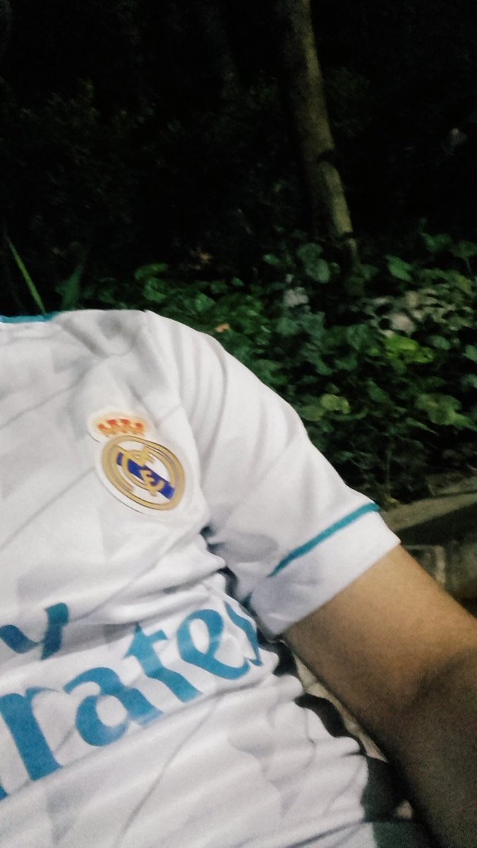 amowaiskhan's tweet photo. Can you beat me? 3km running at once?
#NightExercise🏃🍷 https://t.co/NgwqTNtae4