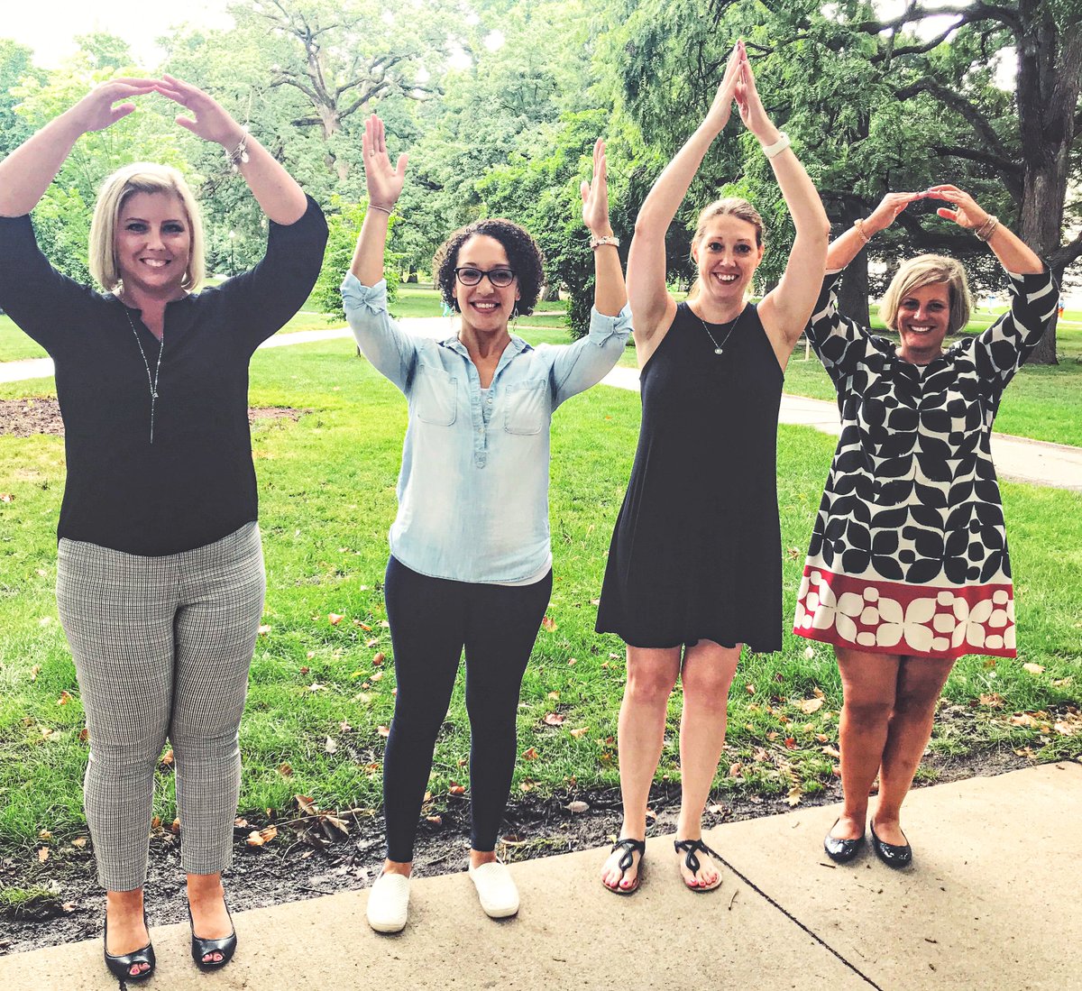 OSU_Careers's tweet photo. We appreciate our @OhioState staff! #OSUStaffWeek kicked off with an ice cream social on the Oval with @OSUPrezDrake. Check out the other activities this week recognizing the great work of @OhioState staff. https://t.co/ZdTrrdiTx8 https://t.co/wBSpKIwiS9