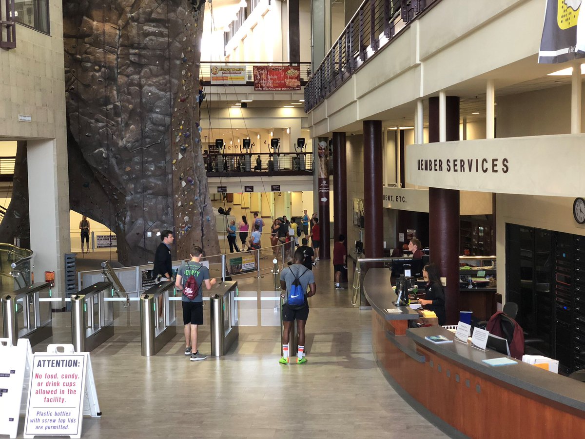 RecSports's tweet photo. #WhosWhoAtTAMU 
Howdy, we’re RecSports!
• College Station, TX
• Est. 1995  
• All Majors Welcome
• Enneagram Type 1️⃣ - 9️⃣
• Hobbies: All things health &amp; wellness 
• Find us on West Campus! https://t.co/TvAzwUS6hf
