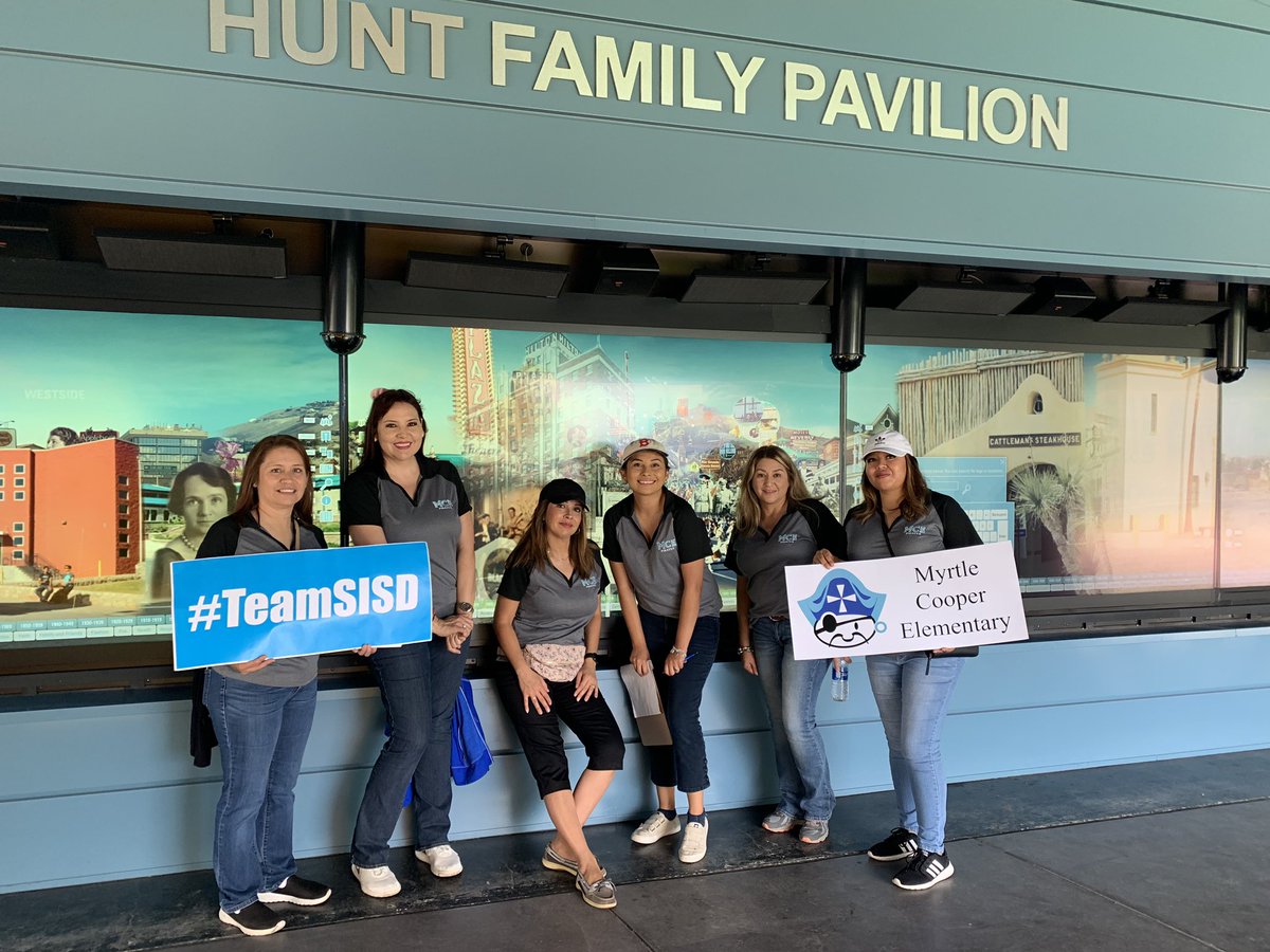 MNatera_MCE's tweet image. Team building hunt / ¡Fortalizando nuestro equipo! #TeamSISD #Learningtakesflight @MCooper_ES