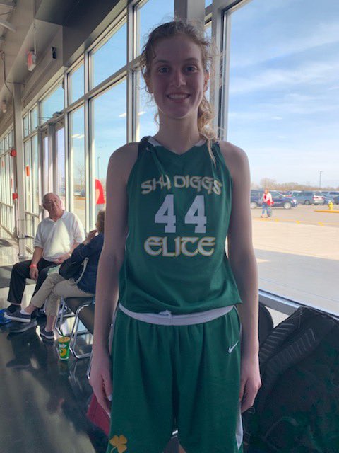 SkyDiggElite_'s tweet photo. 2020 Megan Wellinghurst (Assumption) finished game 5 with a #DoubleDouble 10 pts , 13 rebounds, 2 assist, 2 steals! #KeepWorking #DoubleDouble https://t.co/TH9H8cvtcz