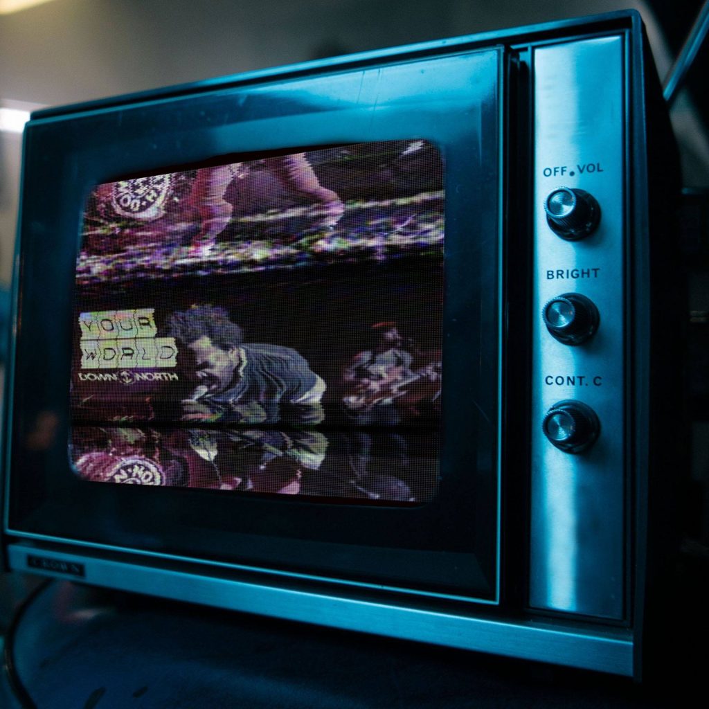 Premier: Listen to “Your World" by Down North - bit.ly/2Su0jE2
<a href="/NW_Music_Scene/">NW Music Scene</a> #NWMusicPremier <a href="/downnorthband/">↕️ DOWN NORTH ↕️</a> <a href="/verityseattle/">Verity Credit Union</a>
@sammy_wolfson