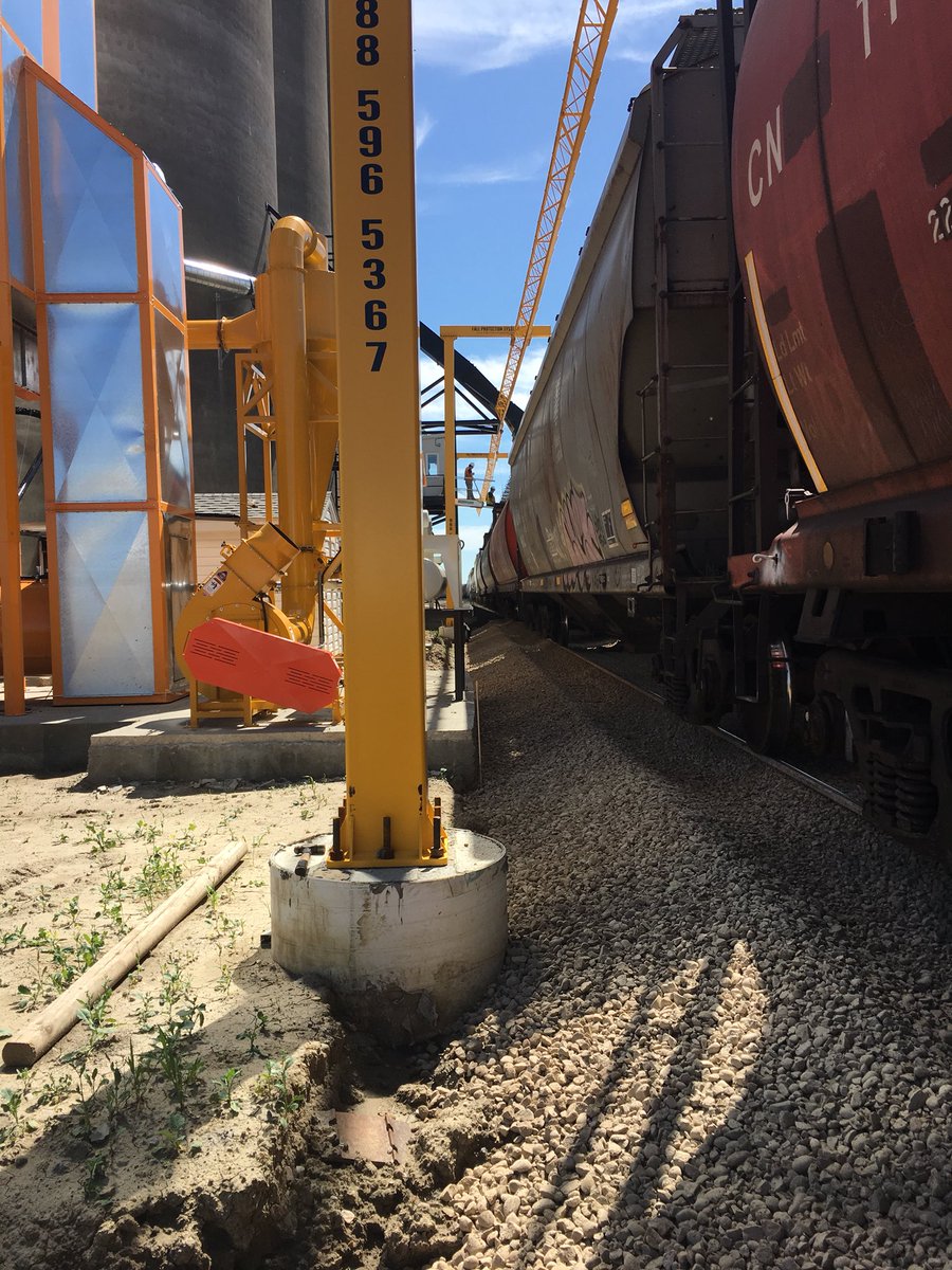 CPollington06's tweet photo. First train rolled into P&amp;H Viking Elevator yesterday!  Fully loaded now and ready for CN pickup. Officially open for business!  @ParrishHeimbeck https://t.co/zpMVg4nJ8H