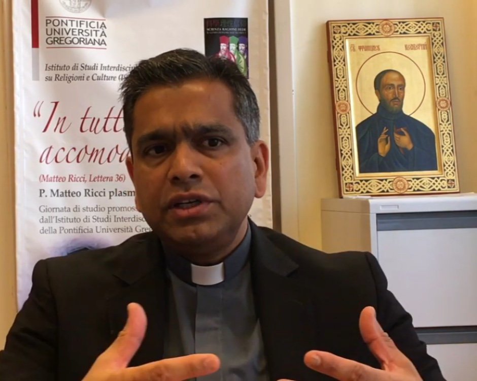 GregFoundation's tweet image. Today's #FacultyFeature is on Padre Bryan Lobo, SJ, who is the Dean of Missiology at the Gregorian University. He oversees the Renewal Program for missionaries that includes reflection, courses, seminars, and workshops for the betterment of Catholic missions and missionaries.