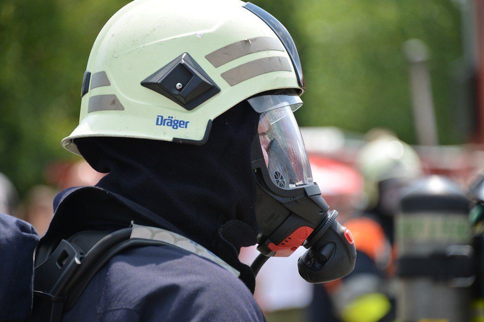 safetymanual's tweet photo. Respirator Fit Check – Personal Protective Equipment https://t.co/vS96RVvB6b https://t.co/AoMKGfqQif