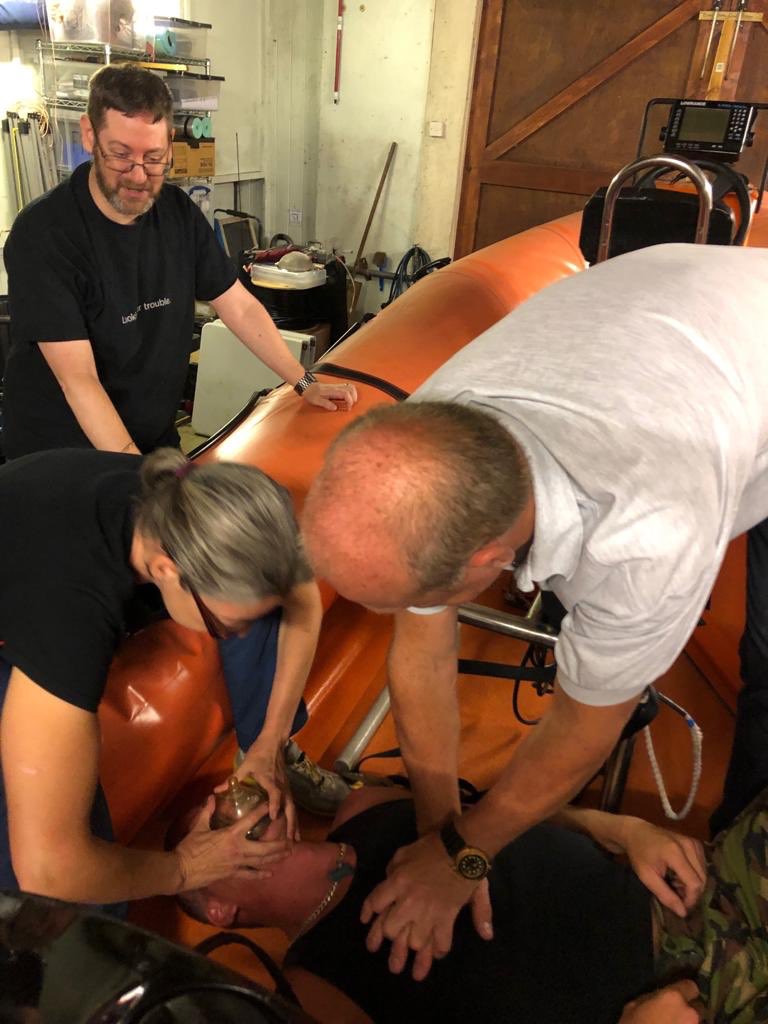 BusheyDivers's tweet photo. So what did some of our members get up to on the weekend? Well, they completed their Skills Development Course on O2 Administration #scuba #bsac #scubadiving https://t.co/tfjvYG65Pz