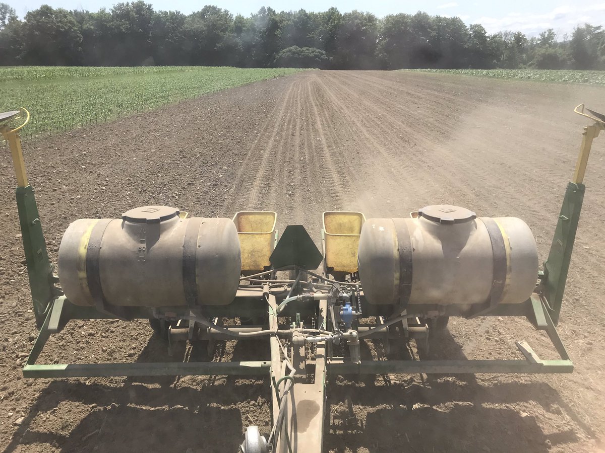 kyleoakleygb's tweet photo. That’s a wrap for #plant19 sweet corn. One more pass to do...gotta love pie for the finish #ontag #ontproduce https://t.co/WvyDchIVDc