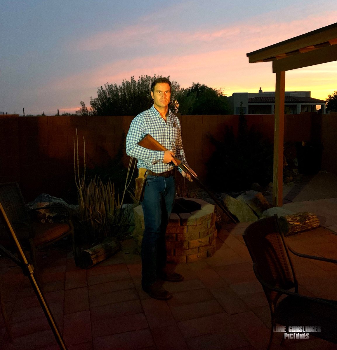 BeauYotty's tweet photo. Behind the scenes at sunset. The hunt for a large hairy beast was on this past weekend. Tread lightly during a full moon 🌑
#SlamTheGiant
#LoneGunslingerPictures
#DesertWolf https://t.co/8MgFfKLNpz