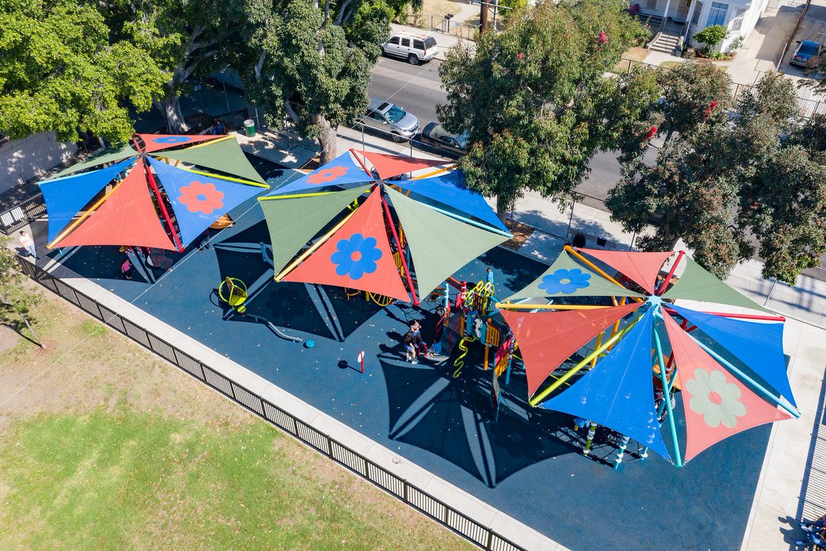 HabitatPlay's tweet photo. This summer heat calls for some shade! 
Make your playground stand out by adding a pop of colour to your space with Skyways shade products!
#playlsi #shade #themedshade #colour #playgroundshade #shadeprotection #Skyways https://t.co/uuovya9nEv