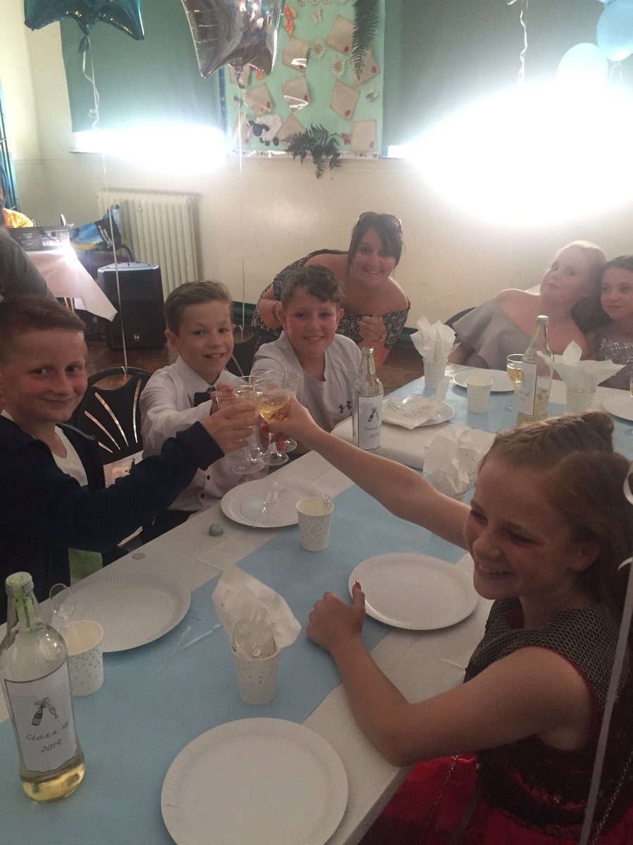 parishschool1's tweet photo. Cheers! #ParishPride #PromLife https://t.co/ItmwvjrqJ5