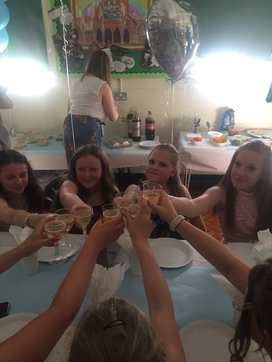 parishschool1's tweet photo. Cheers! #ParishPride #PromLife https://t.co/ItmwvjrqJ5