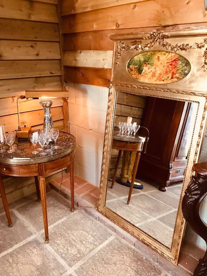 Clara_Bowe's tweet photo. #French area has been stocked up today. #clarabowe #loveyourvintage https://t.co/ryrfbZWYmj